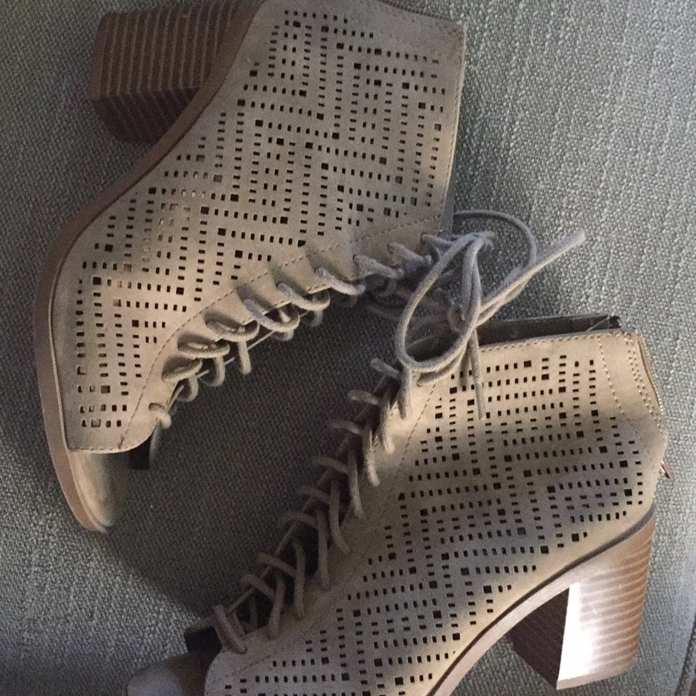 3in Tan Lace up Heels